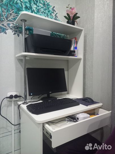 Компьютерный стол