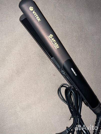 Выпрямитель для волос Vitek новый
