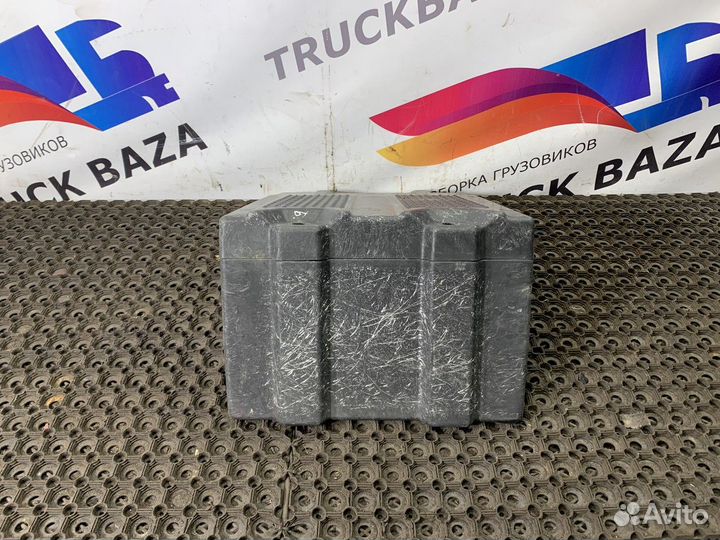 Крышка аккумуляторного ящика