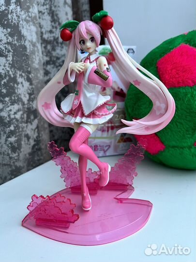 Аниме фигурка оригинал Сакура Мику