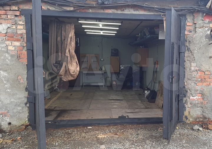 Гараж, > 30 м²