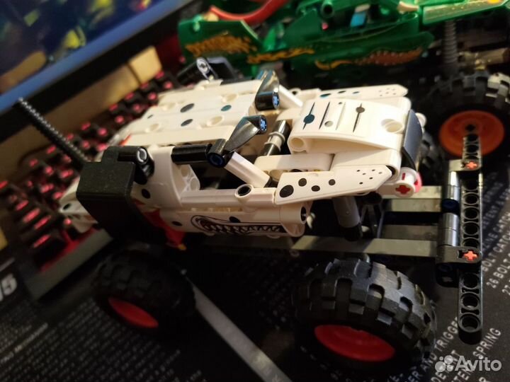 Lego Technic pull back