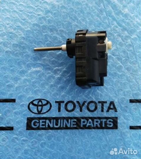 Корректор фары Toyota Land Cruiser 200