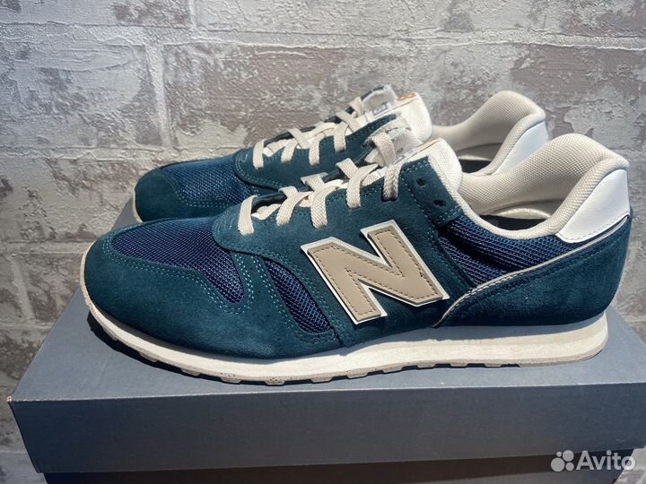 45) New balance 373