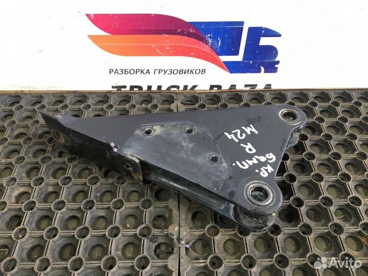 81416505031 Кронштейн бампера правый Man TGX