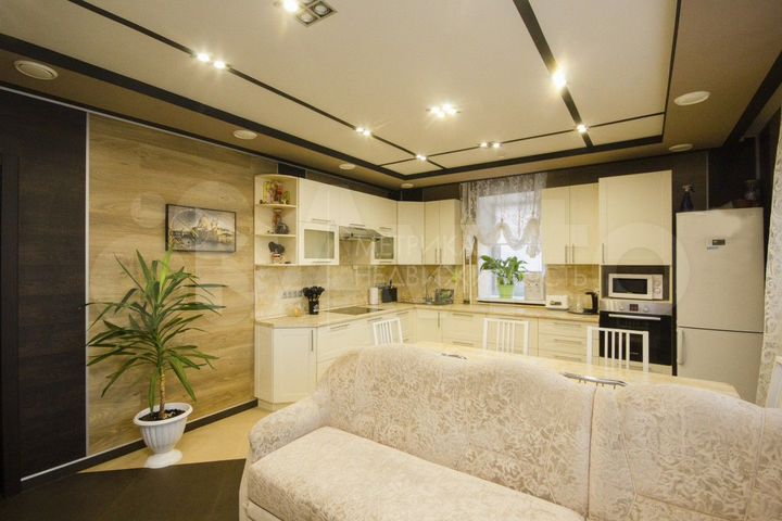 2-к. квартира, 83,5 м², 1/10 эт.