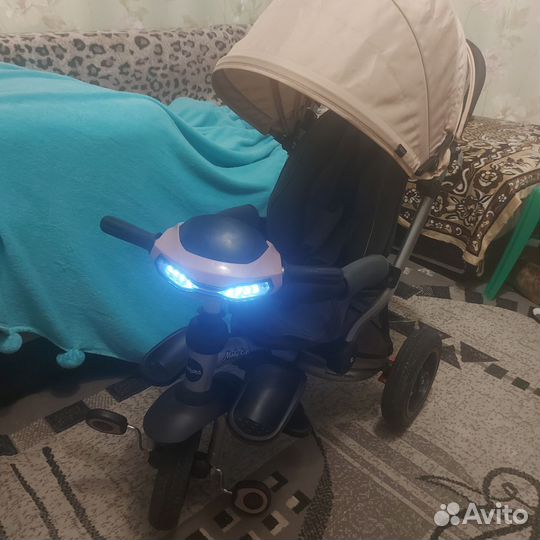 Трехколесный велосипед с ручкой