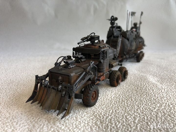 MAD MAX - WAR RIG 1:64