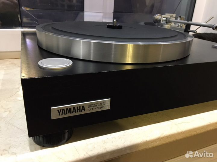 Проигрыватель винила yamaha GT-750