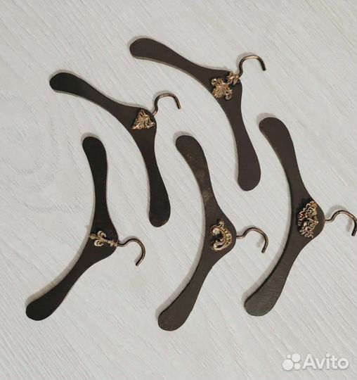 Вешалки для кукольной одежды