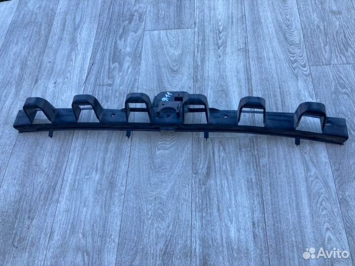 Крепление бампера заднее Ford Focus 3 sedan pnda