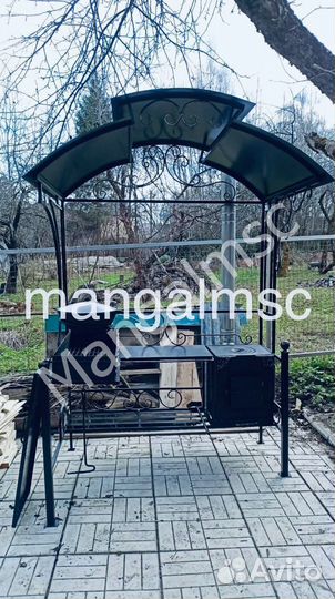 Мангал с крышей