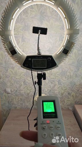 Кольцевая лампа со штативом новая