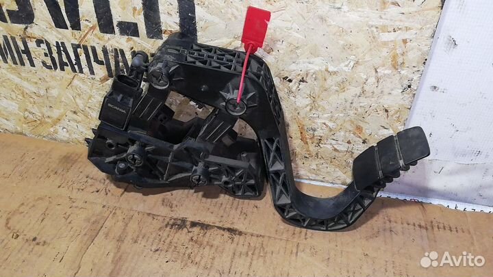 Педаль акселератора / R-Series (Sc