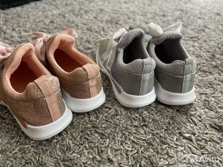 Кроссовки женские