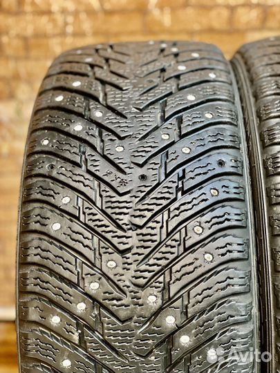 Nokian Tyres Hakkapeliitta 8 215/45 R16 90T