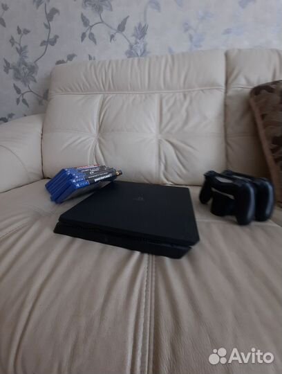 Sony PS4 slim