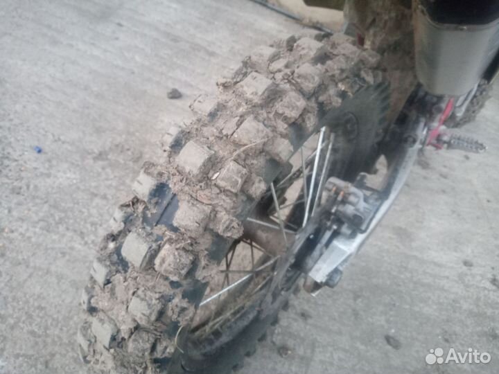 Продам эндуро мотоцикл 172 175 мотор