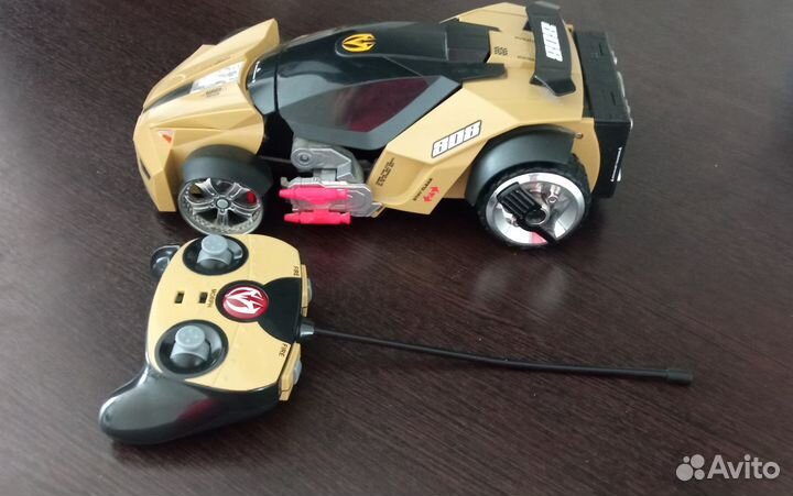 Подарок ребенку. Машина трансформер