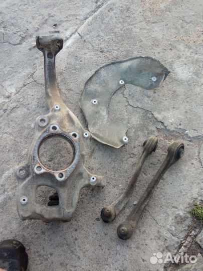 Рычаг правый на ауди ку 5