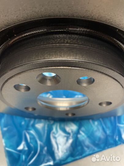 Тормозной диск передний LR125902 оригинал