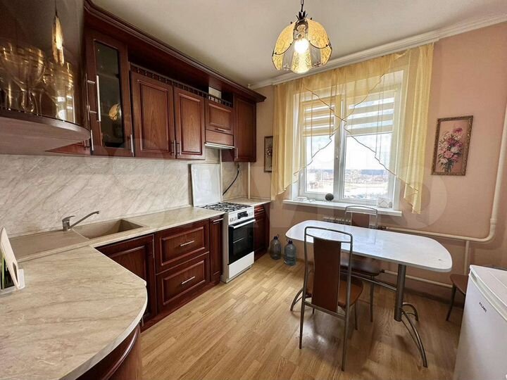 2-к. квартира, 51 м², 4/10 эт.