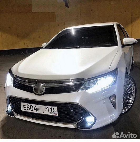 Camry 55 Решетка Exclusive рестайлинг F7XW2