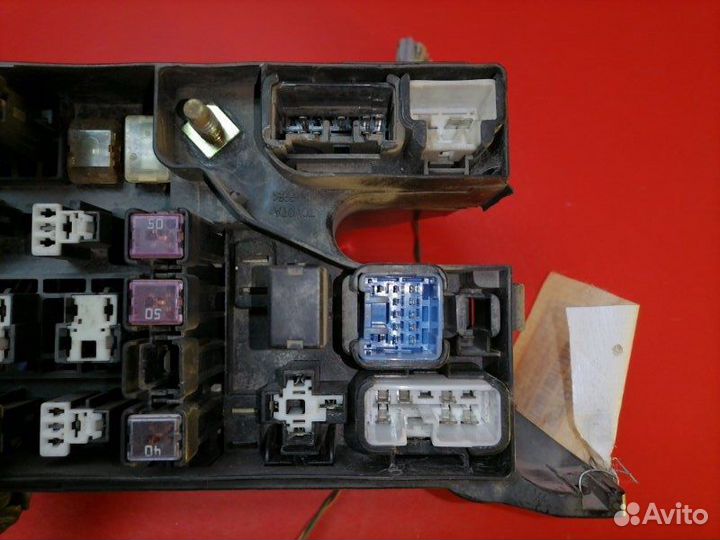 Блок предохранителей подкапотный Toyota Lite Ace