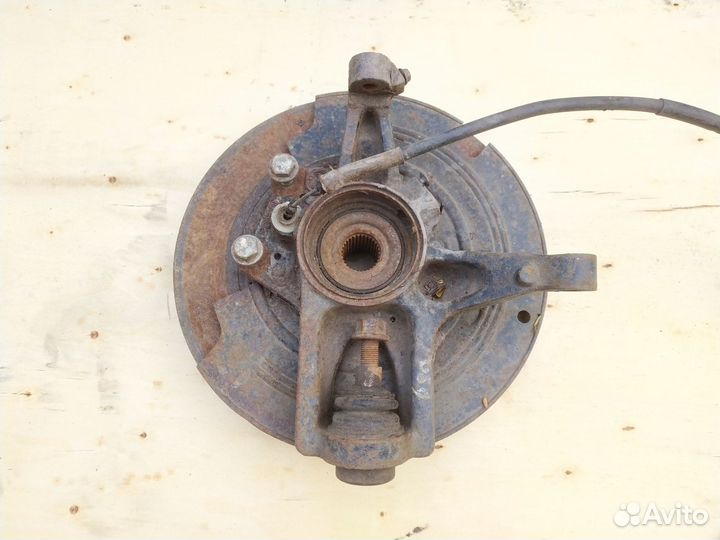 Кулак задний правый Мерседес Мл W163