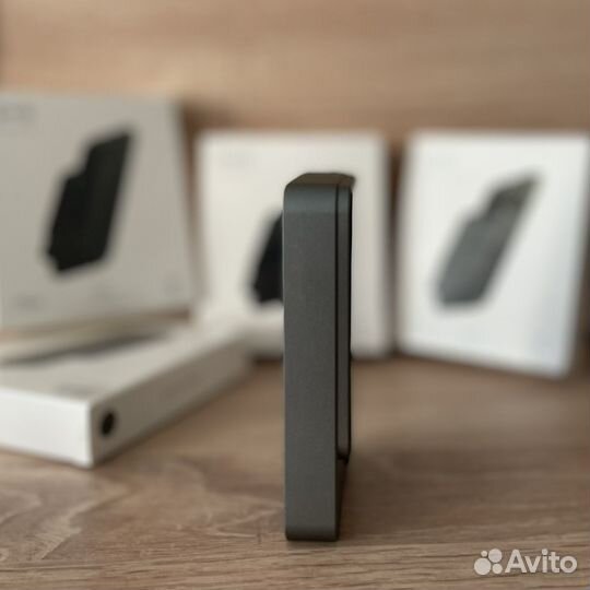 Повербанк с беспроводной зарядкой