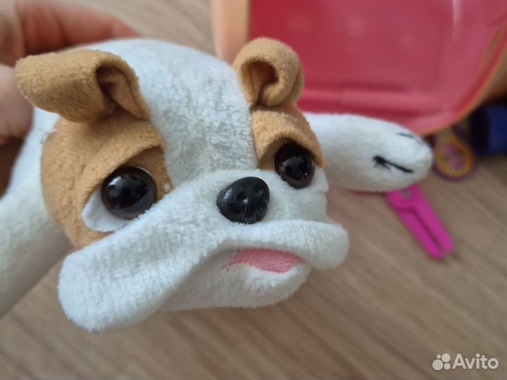 Игрушка собачка в контейнере