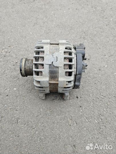 Генератор Шкода Рапид с обгонной муфтой