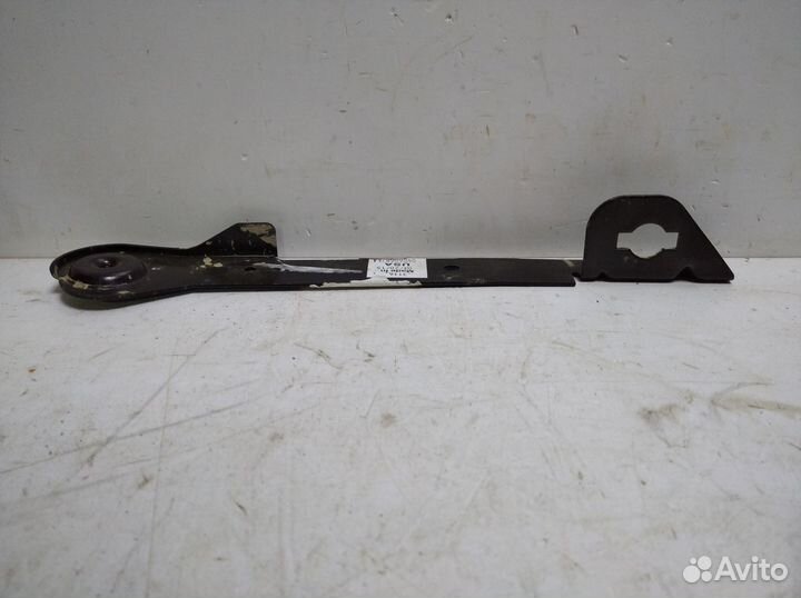 Петля капота левая Chrysler Voyager 2000 - 2008