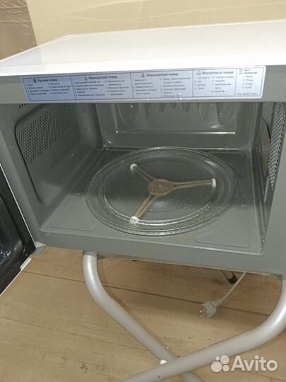 Микроволновая печь LG MS2043H