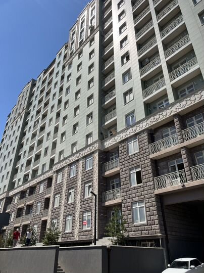 2-к. квартира, 70 м², 2/12 эт.