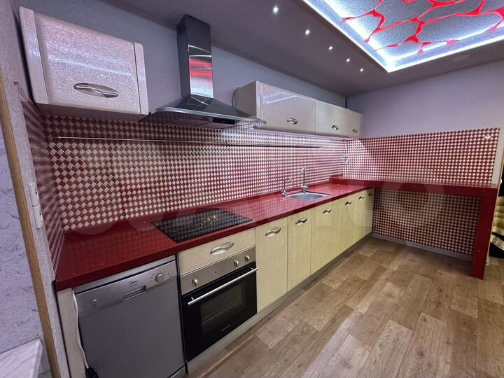 3-к. квартира, 77 м², 5/5 эт.