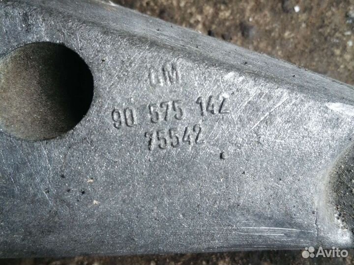 Кронштейн крепления кпп левый Opel Astra H