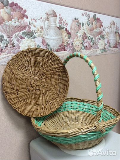 Подносы и тарелки