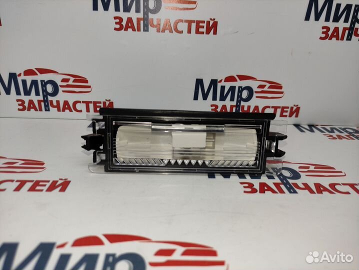 Фонарь освещения номерного знака Renault Logan