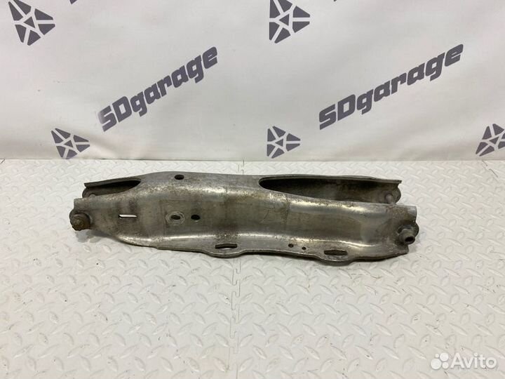 Рычаг подвески нижний задний правый Mercedes