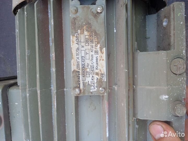 Электродвигатель с редуктором