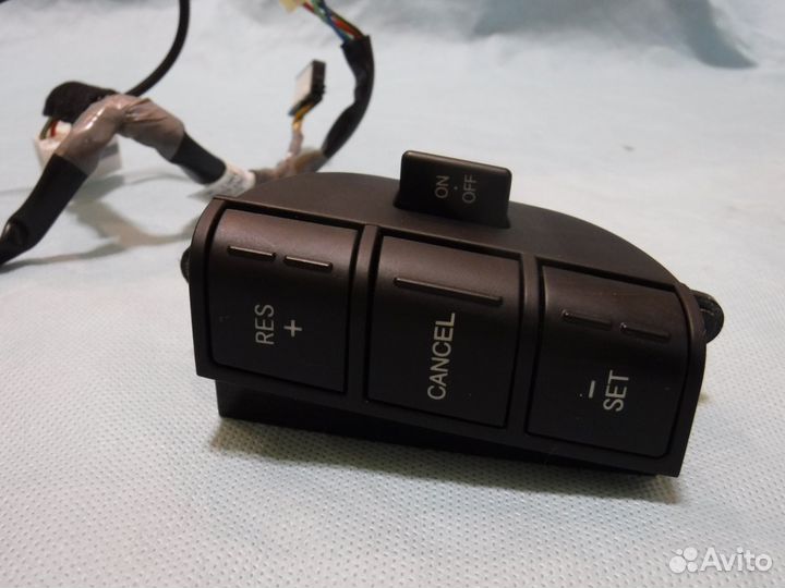 Кнопки управления на руле Kia Mohave / Мохав