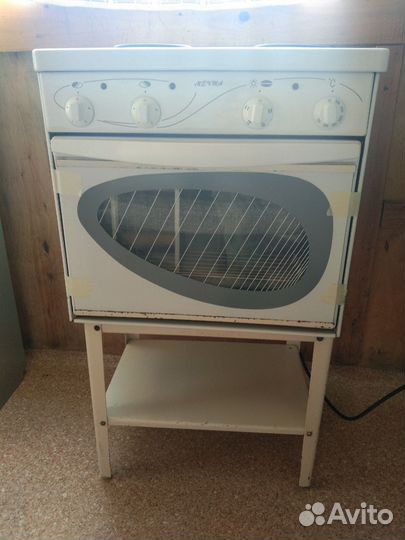 Плита 2-х комфорочная на стойках