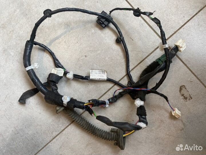 Проводка двери задняя правая Nissan X-Trail T32