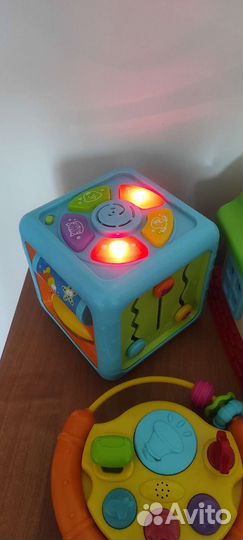 Развивающие игрушки для малышей пакетом
