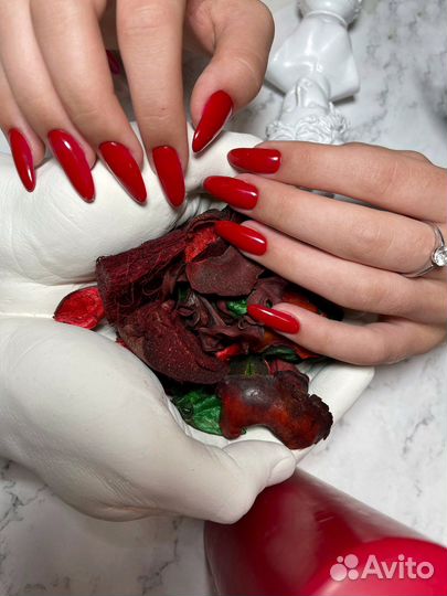 Маникюр/педикюр