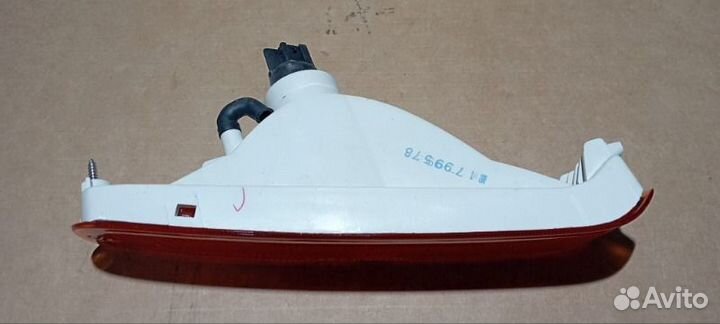 Поворотник правый Nissan Vanette