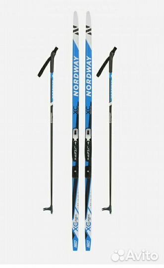 Беговые лыжи, палки, ботинки р. 29