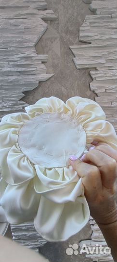 Декоративный цветок на жакет или платье