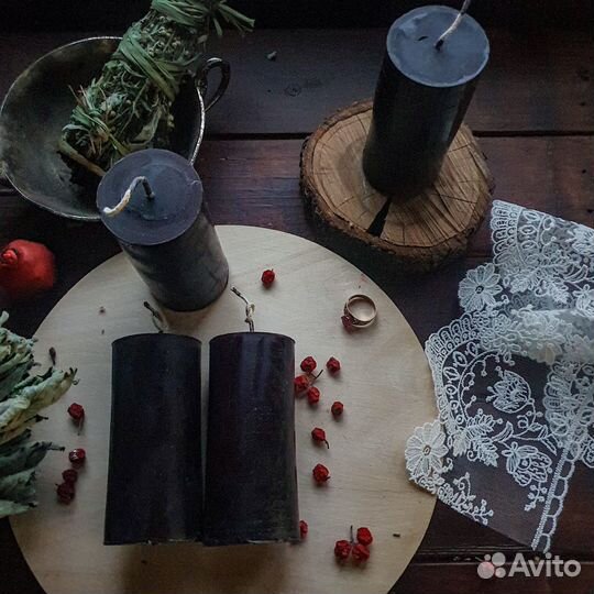 Алтарная восковая свеча черная